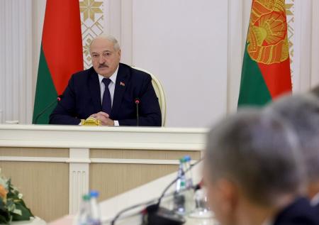 Лукашенко пообещал Белоруссии выборы по новым правилам в 2024 году 