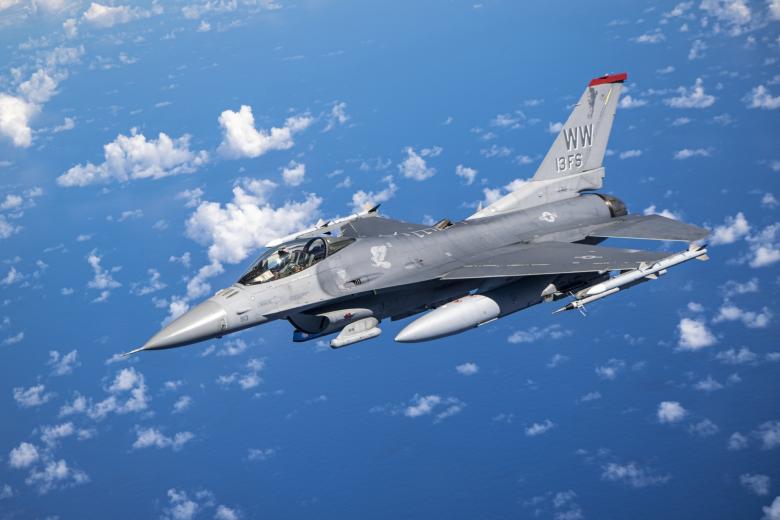 Истребитель F-16