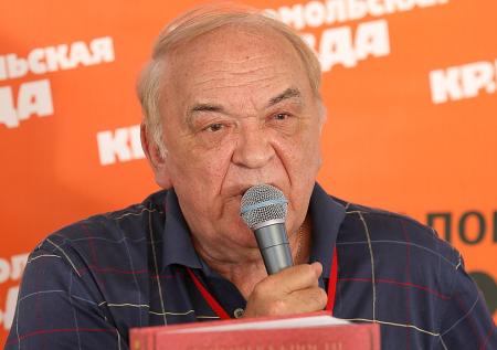 «Маскировка нападения»: полковник о возможном отказе Киева вступать в НАТО