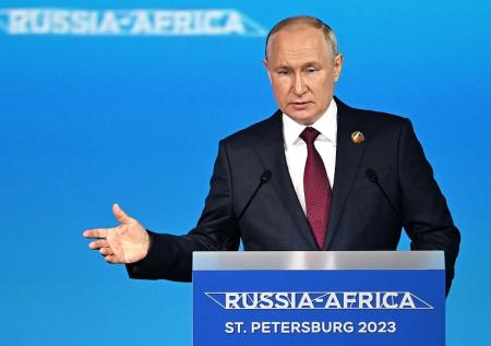 «От предков все достается»: Путин раскрыл секрет своей работоспособности