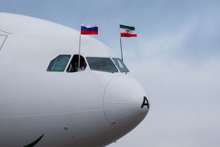 Временные ограничения на полеты ввели в двух российских городах