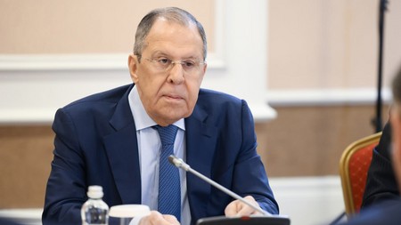 «На гвоздике»: Лавров начал переговоры в Алма-Ате с шутки