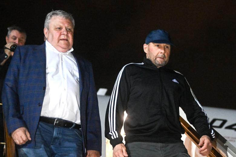 Вадим Красиков (справа)