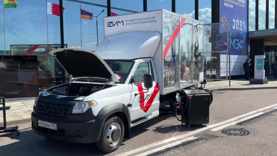 Автомобиль EVM Pro на ПМЭФ-2024