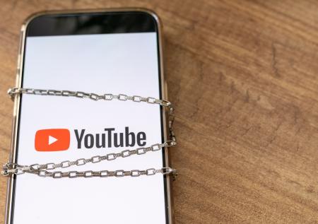 Почему YouTube не работает 24 августа: исключение из «Яндекса», PeerTube