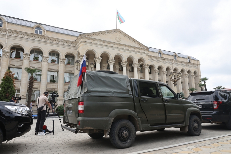 Встреча прошла в административном здании азербайджанского Евлаха