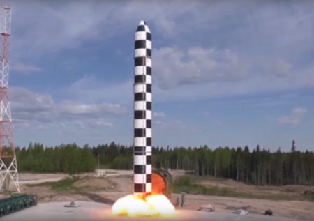 Американскую ПРО назвали беспомощной перед ракетой «Сармат»