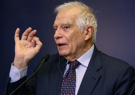 Боррель провел утро в одном из бомбоубежищ Украины
