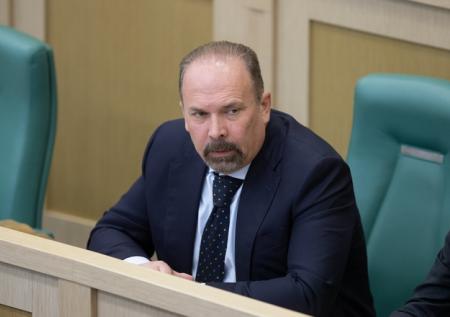 СМИ: Мень может избежать наказания за истечением срока давности