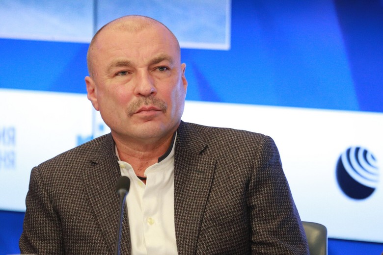 Тренер Александр Жулин