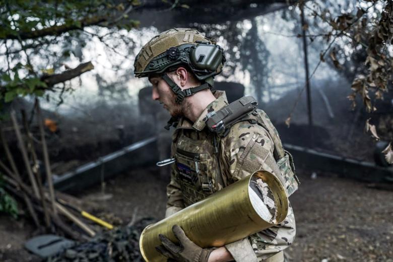 Военнослужащий Вооруженных сил Украины в зоне боевых действий