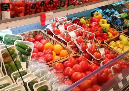В Госдуме предложили разрешить продажу продуктов в тару покупателей