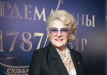87-летняя Дружинина и ее муж посетили премьеру «Гардемаринов»: фото звезд