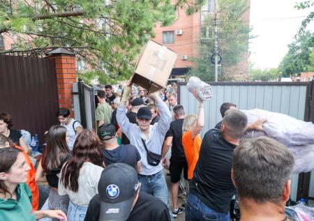 Звуки сирены, длинные очереди беженцев: что происходит в Курской области