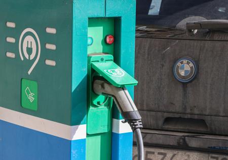 В Сахалинской области отменили налог на электромобили