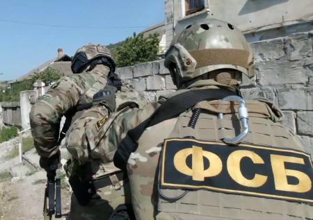 В ФСБ пресекли незаконную деятельность оружейников из 15 регионов РФ