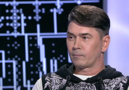 Участник «На-На» рассказал, как часто фанатки дарили венерические «букеты»