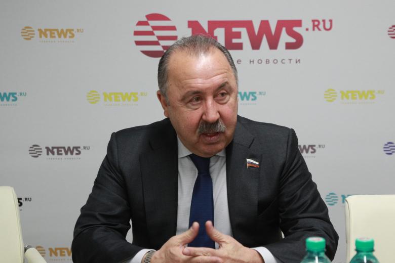 Валерий Газзаев