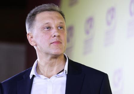 Зять Невзорова поблагодарил Путина за защиту России и песней поддержал СВО
