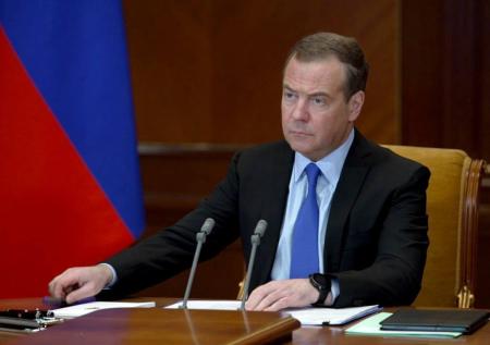 Медведев отреагировал на сообщения о стремлении РФ убить Зеленского