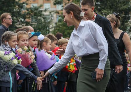 В России приемным детям предоставят преимущество при зачислении в школу