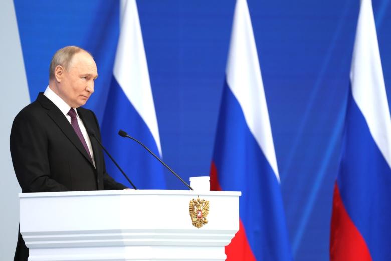 Президент РФ Владимир Путин во время выступления с ежегодным посланием Федеральному собранию РФ