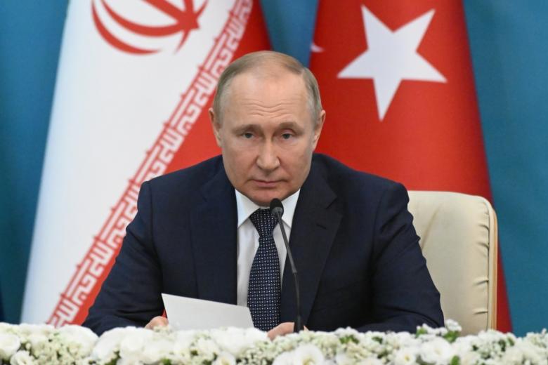 Президент РФ Владимир Путин на встрече глав государств — гарантов Астанинского процесса содействия сирийскому урегулированию