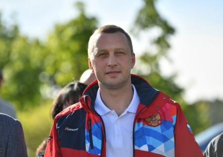 Саратовский губернатор отверг информацию о взрыве на аэродроме в Энгельсе