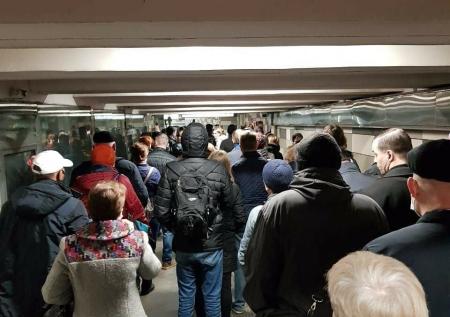 Тренер «Зенита» раскритиковал скопления людей в метро