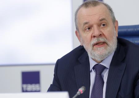 Глава Пенсионного фонда решил пока не строить новые дворцы после критики 