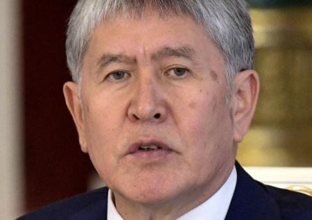 Экс-глава Киргизии призвал действующего президента уйти в отставку