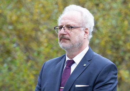 Lexus с президентом Латвии попал в ДТП