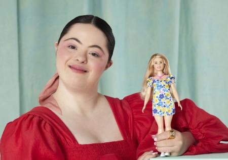 Психолог рассказала о пользе куклы Barbie с синдромом Дауна