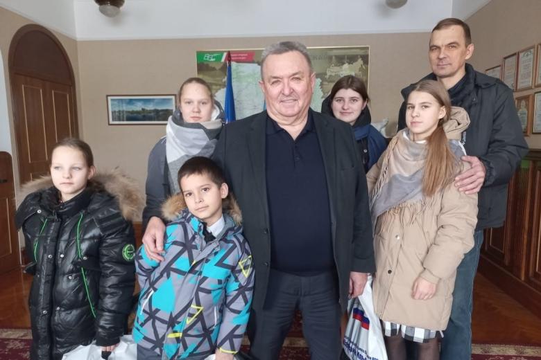 Валерий Ильенко (в центре)