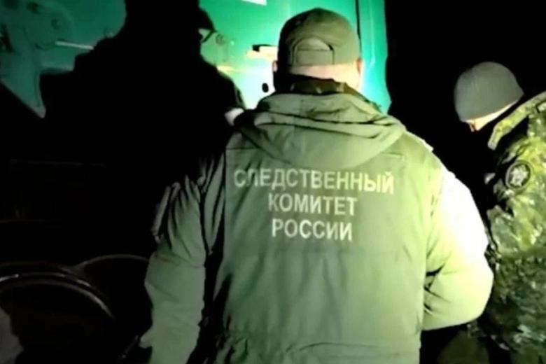 Следственные действия на месте срабатывания неустановленного взрывного устройства в районе железнодорожной станции Снежетьская. В результате происшествия с рельс сошел локомотив и несколько вагонов грузового состава