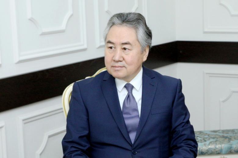  Жээнбек Кулубаев