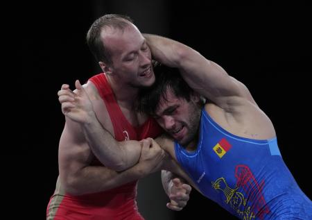 Борец Емелин завоевал бронзовую медаль на Олимпиаде в Токио