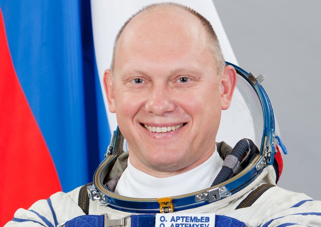 Олег Артемьев
