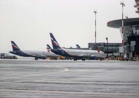 Минтранс предложил авиакомпаниям перейти на отсутствующее в РФ топливо
