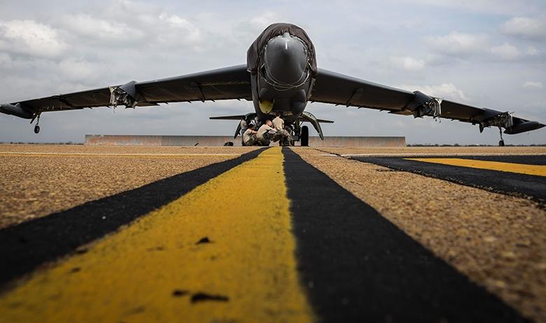 Бомбардировщик ВС США B-52