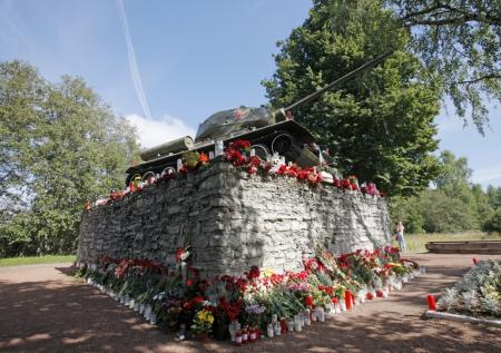 Стало известно, куда перенесут памятник Т-34 в Эстонии