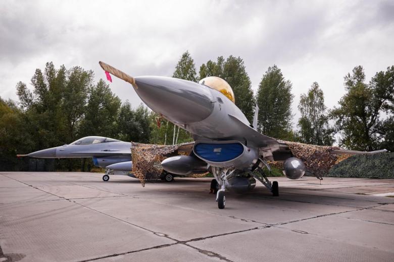 F-16
