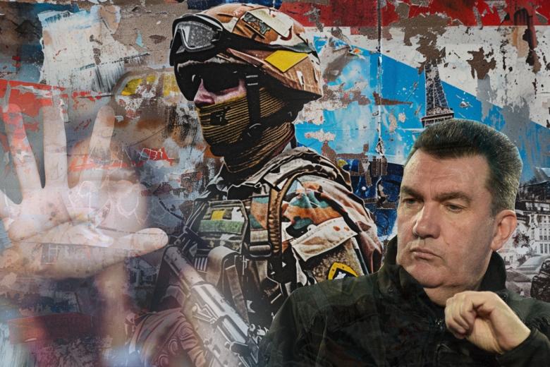 Алексей Данилов (с права)