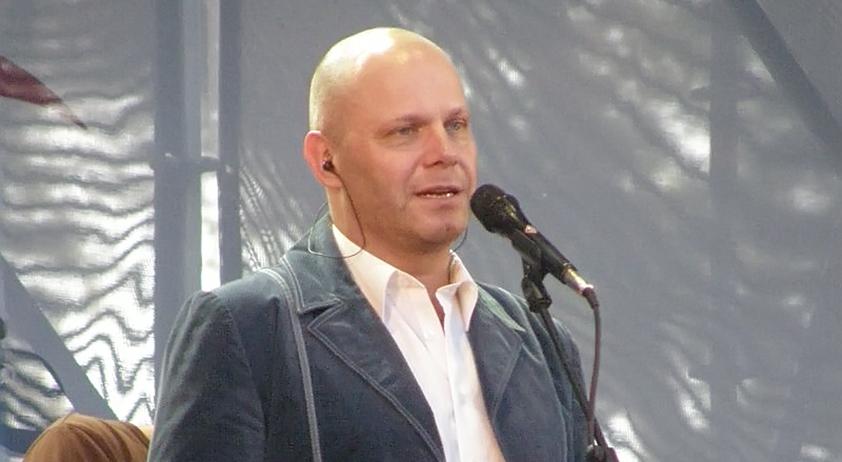 Алексей Кортнев Популярность Алекснея Кортнева несколько поблекла, но по-прежнему конвертируется в деньги. За выступление на Дне города он выручит 1,1 миллиона рублей.