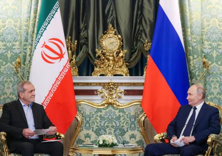 Россия и Иран договорились развивать соединяющий Петербург и Мумбай коридор