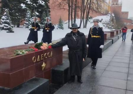 «Одесса — русский город»: правнук Сталина возложил цветы на Красной площади