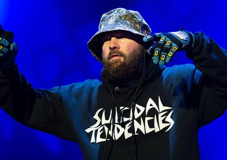 Музыкант Limp Bizkit оставил жену из Крыма без денег