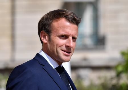 Макрон намерен вступить с Трампом в схватку за Гренландию