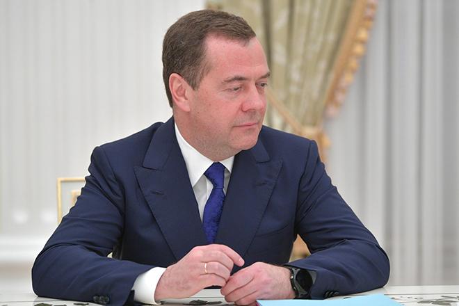 Дмитрий Медведев 