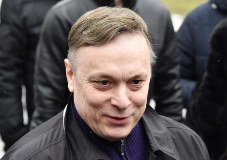 «Вякает из-за бугра»: почему Разин снова пригрозил исками половине эстрады